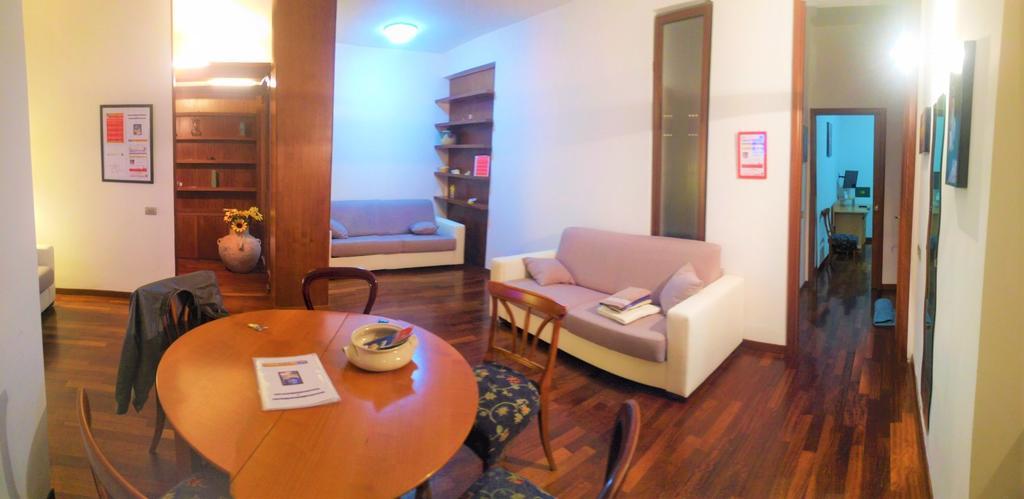Appartamento Turistico Laura Rome Bagian luar foto