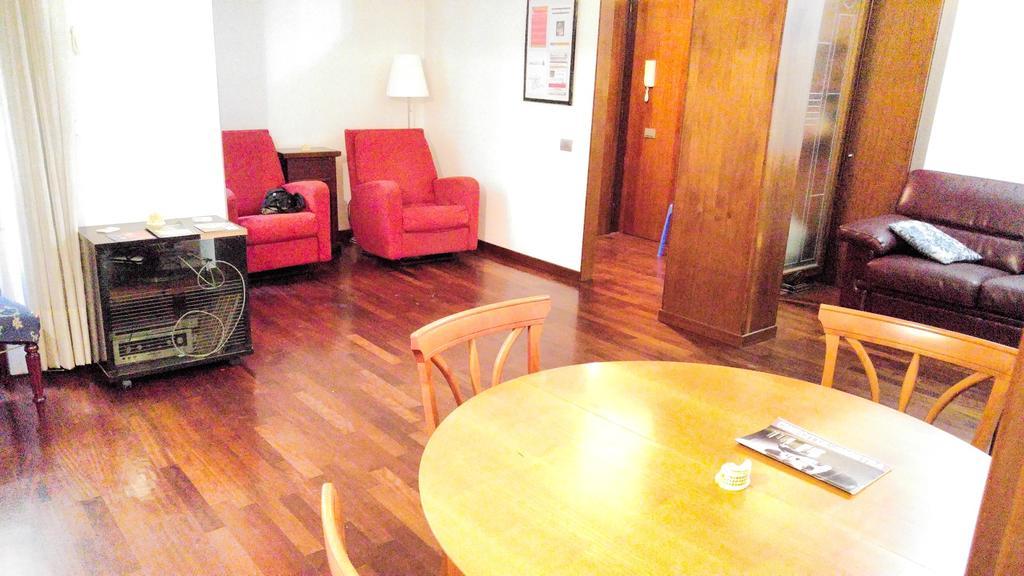 Appartamento Turistico Laura Rome Bagian luar foto